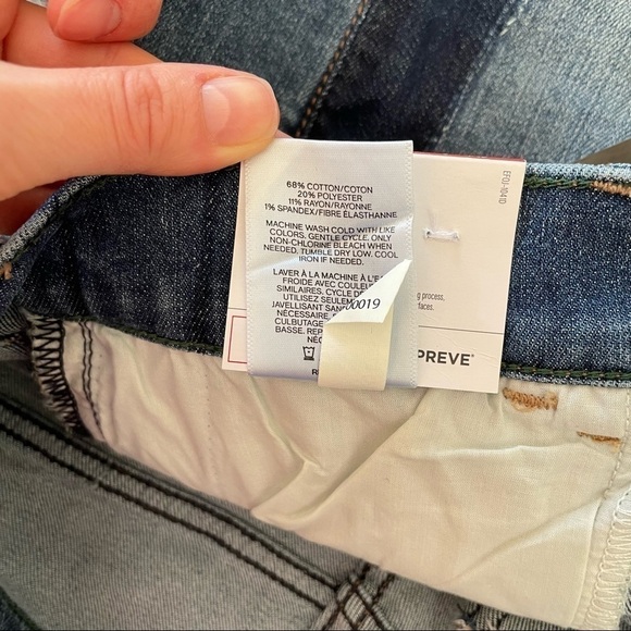 NWT EXPRESS High Waisted Side Stripe Raw Hem Midi Jean Shorts - Picture 13 of 13